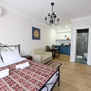 https://batoni-apartments.alltbilisihotels.com